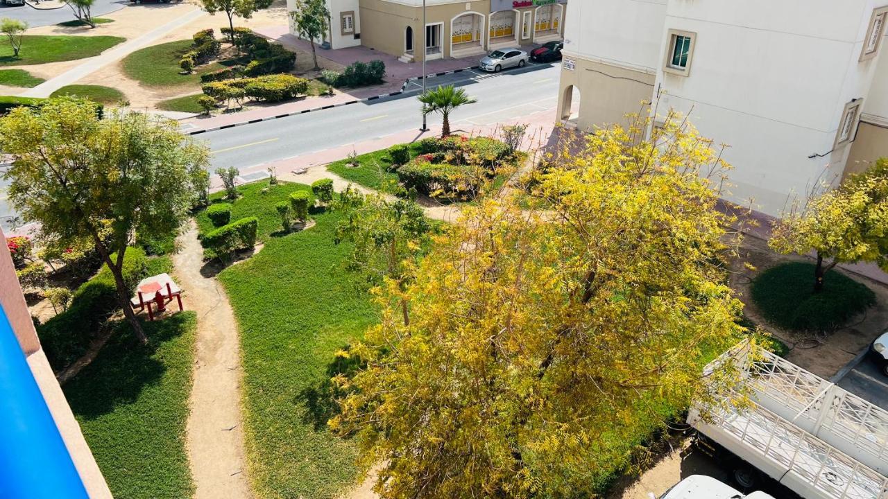 Newly Furnished Cozy One Bed Room Apartment 2 Bathroom City View Dubái Exterior foto