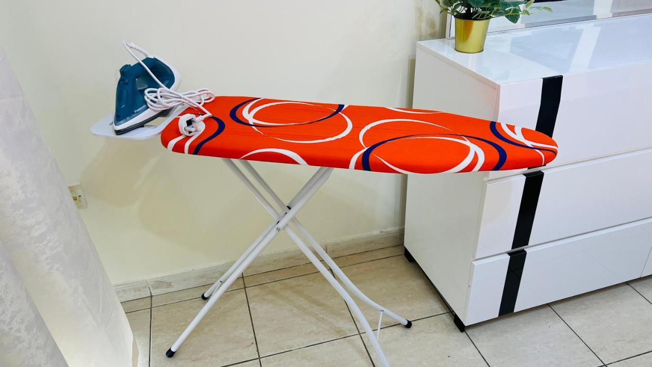 Newly Furnished Cozy One Bed Room Apartment 2 Bathroom City View Dubái Exterior foto