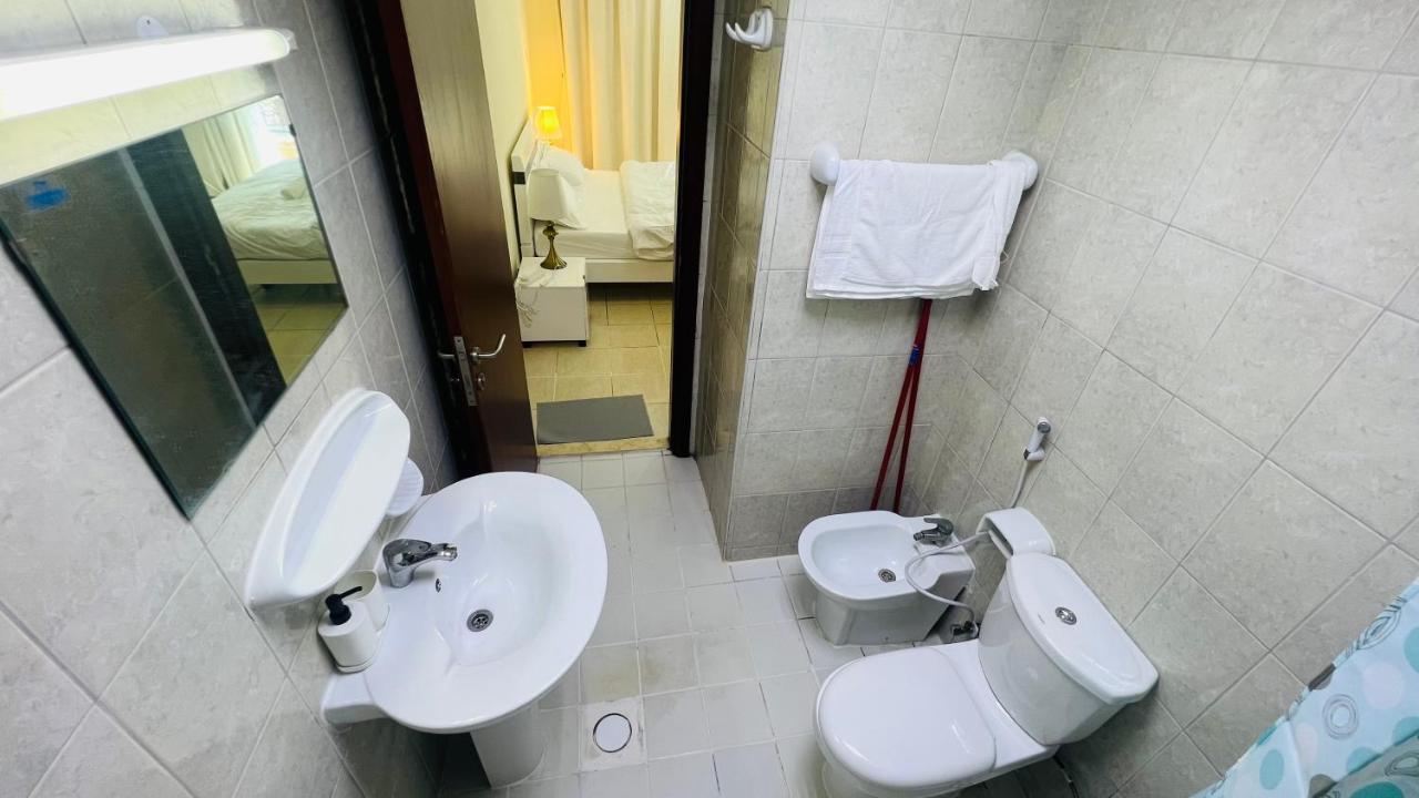 Newly Furnished Cozy One Bed Room Apartment 2 Bathroom City View Dubái Exterior foto