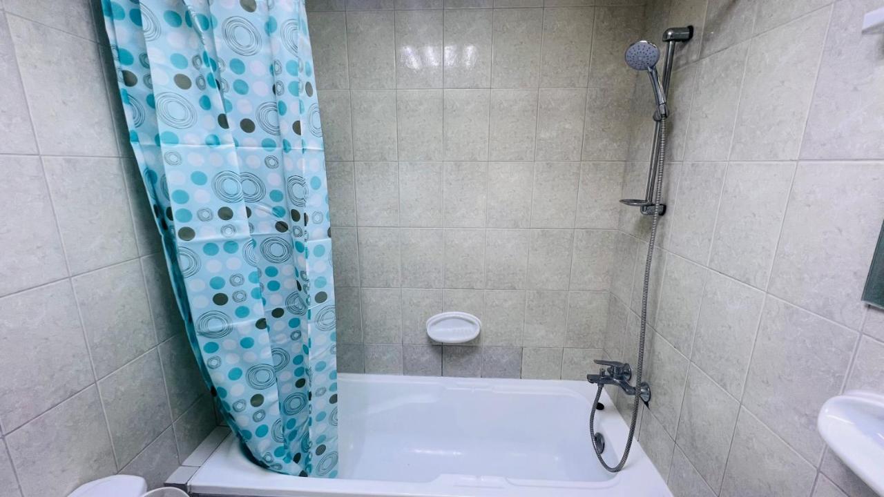 Newly Furnished Cozy One Bed Room Apartment 2 Bathroom City View Dubái Exterior foto