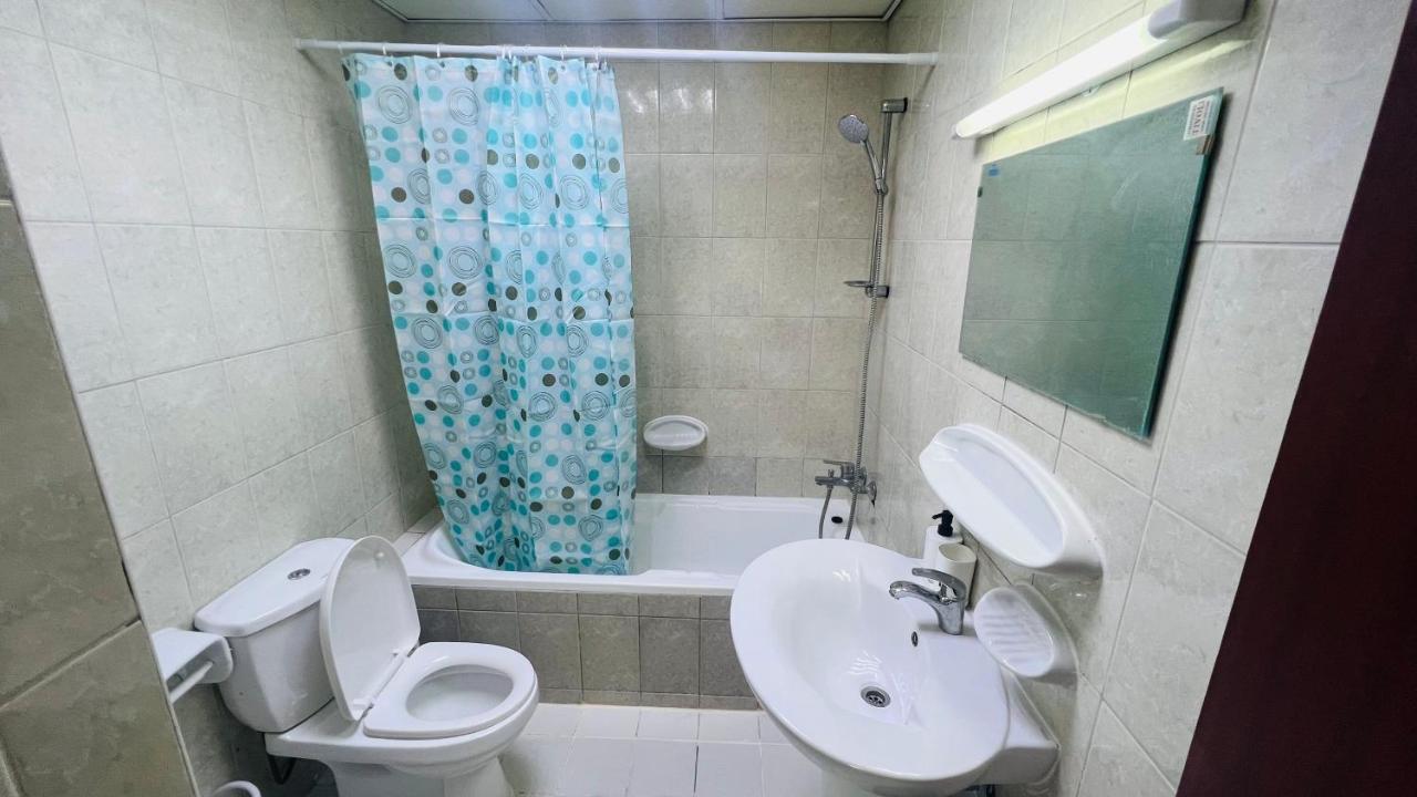 Newly Furnished Cozy One Bed Room Apartment 2 Bathroom City View Dubái Exterior foto
