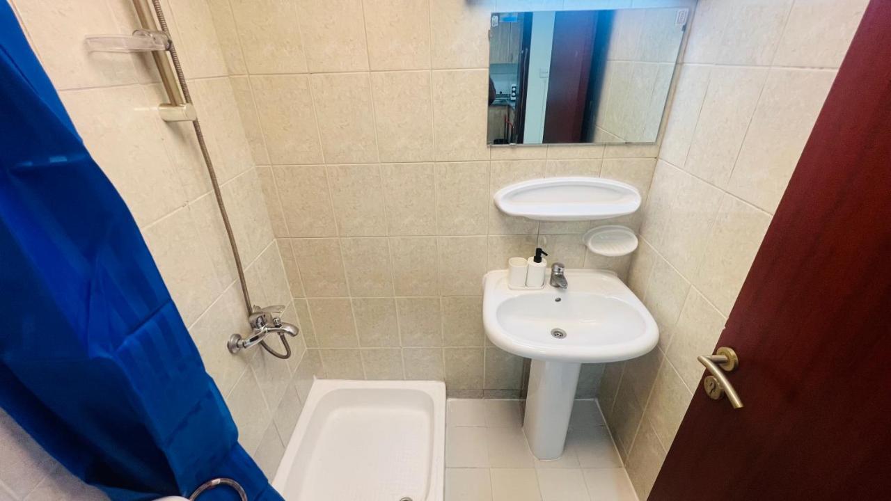 Newly Furnished Cozy One Bed Room Apartment 2 Bathroom City View Dubái Exterior foto